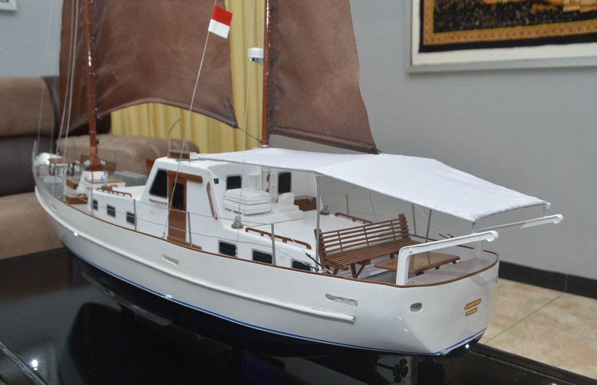 harga jual miniatur kapal sailing yacht raden mas termurah surabaya