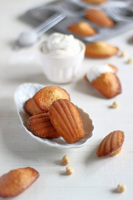 Hazelnoot madeleines met Frangelico-room