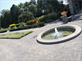 Fuente en el Perennial Garden del Jardín Botánico de Montreal