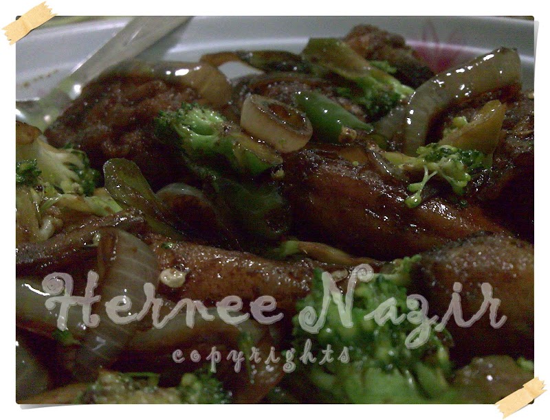 Ayam Masak Kicap Hernee Nazir's Malas Style ;p