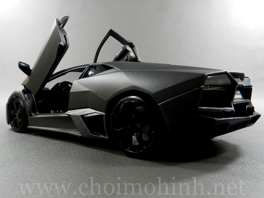 Lamborghini Reventón 1:18 bBurago door