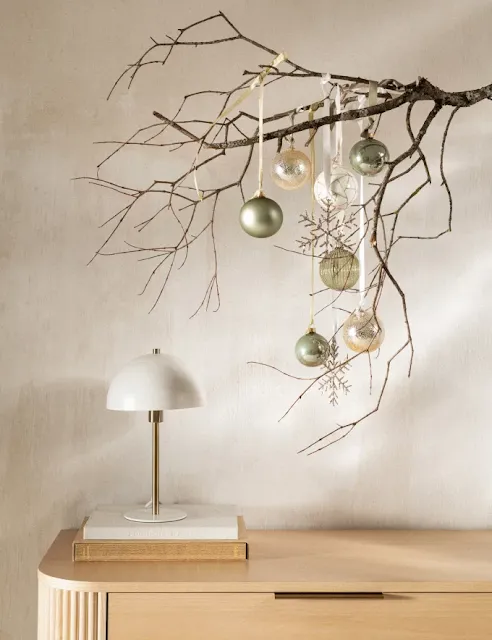 Ridged glass Christmas bauble