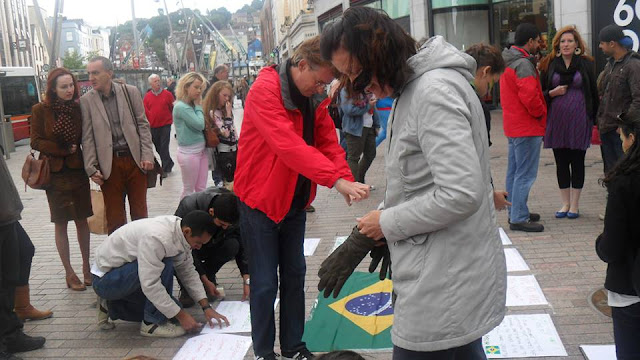 Fotos Protesto em Cork: From Brazil For Brazil