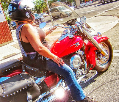 women-motorcycle-riders
