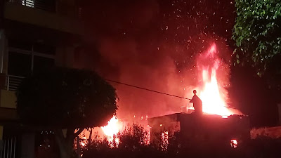  Incendio en una casa abandonada en Arucas