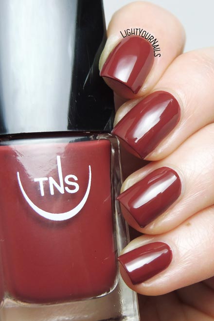 Smalto marrone TNS Cosmetics Firenze Altrove 565 Ricordo brown nail polish #unghie #nails #tns #tnsaltrove #tnscosmetics #tnsfirenze #lightyournails