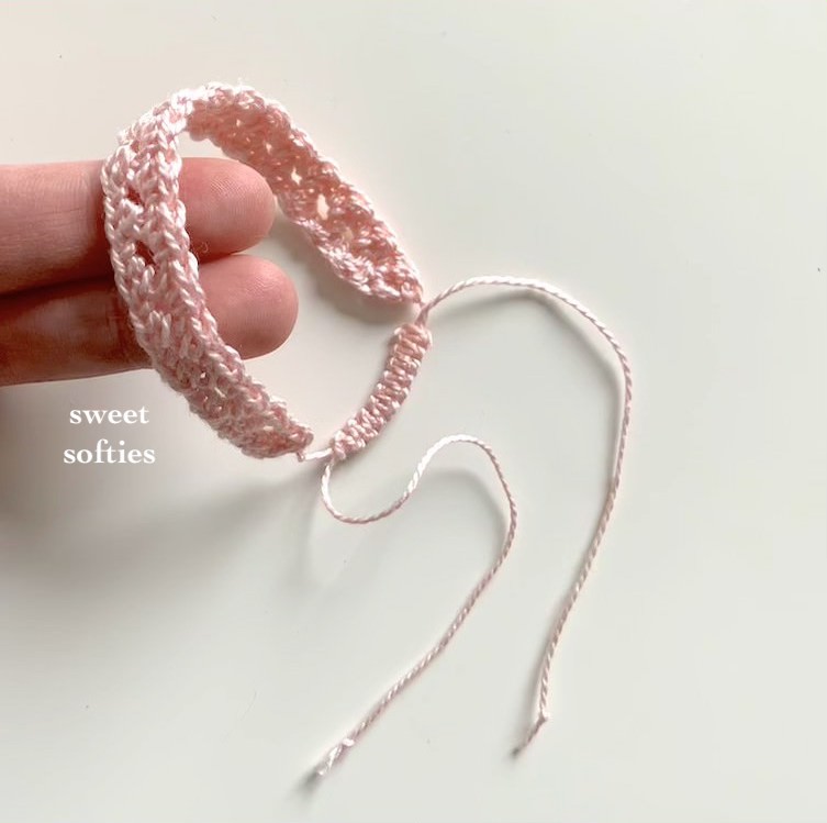 Water Lily Lace Bracelet pattern by Amy McNutt | Crochet bracelet tutorial, Crochet  bracelet pattern, Crochet jewelry patterns
