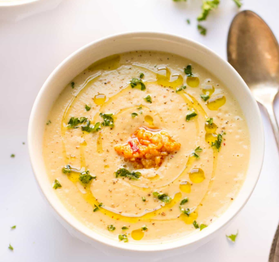 30-Minute Roasted Garlic Cauliflower Chowder #vegan #cauliflower #vegetable #roasted #breakfast