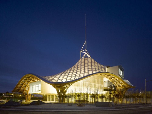 Centre-Pompidou-Metz-by-Shigeru-Ban-Architects-Jean-de-Gastines