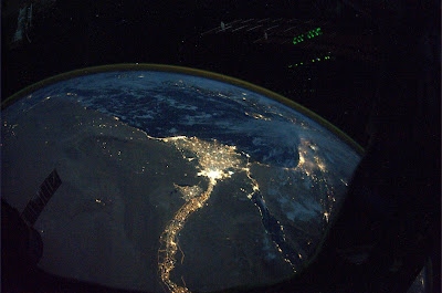 5197444958 2c91b9ee4c b Foto Foto Stasiun Luar Angkasa NASA Terbaru 2011