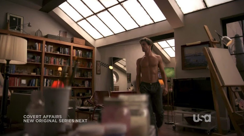 Matt Bomer Shirtless on White Collar s2e06