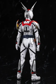 REVIEW SHFiguarts Kamen Rider Aguilera [ Queen Bee Genome ], Bandai