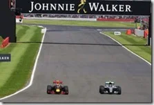 Il sorpasso di Nico Rosberg a Max Verstappen nel gran premio di Gran Bretagna 2016