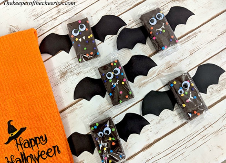 Bat brownies - Halloween bat crafts for kids