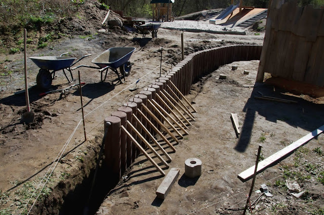 Baustelle Neubau eines Spielplatzes, Am Malchower See, Nähe Hohenschönhauser Weg, 13051 Berlin, 27.03.2014