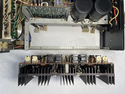 Marantz 2285B_Main Amplifier Board (P700)_removed from the chassis
