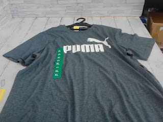 未使用品　PUMA　グレー　半袖Tシャツ　XL　９９０円