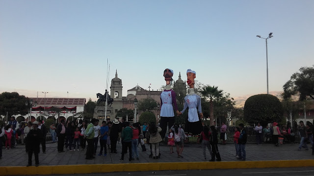  La Tropa de los Muñecones Ave Fénix Teatro Ayacucho - Perú