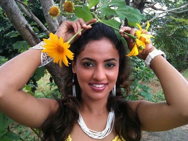 Srilankan Actress Udari Warnakulasuriya Sexy photos, Udari Warnakulasooriya Borukari ODEL 