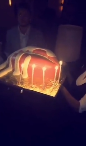 Checkout Kylie Jenner's Birthday Cake [PHOTOS]