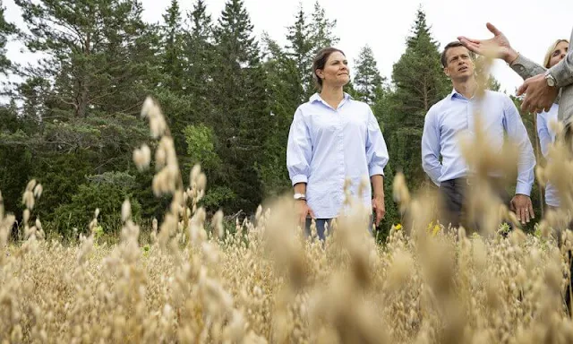 Gardsjo farm is located near the lake Vansjö north of Morgongava in Heby. Crown Princess Victoria met farmer Louise Gardenborg