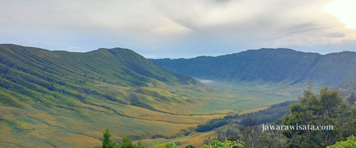 bukit teletubies savana