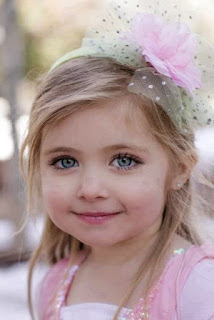 Foto Bayi Cantik Memiliki Mata cantik