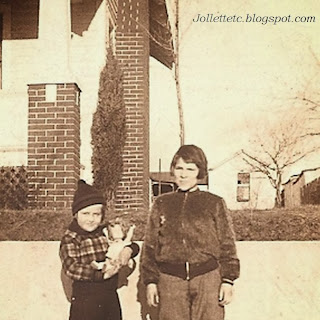 Mary Eleanor Davis, Shirley Temple doll, and friend Shenandoah about 1936