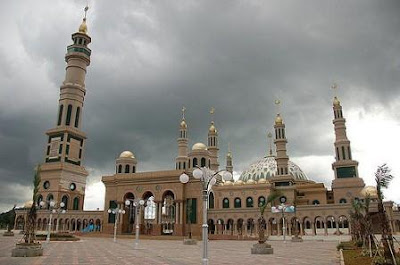  Masjid ini terletak di Kelurahan Teluk Lerong Ulu Masjid Islamic Center Wisata Religi Samarinda Kalimantan Timur