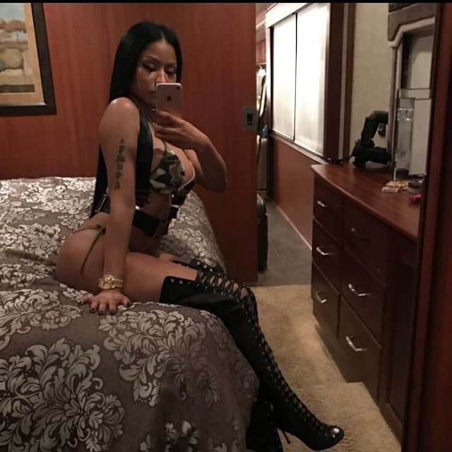 Nicki-Minaj-hot-selfie-image-Instagram