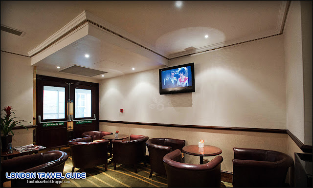 Club Lounge at the Millennium Bailey's Hotel London Kensington-4