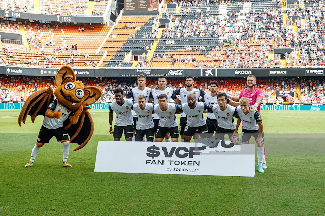 VALENCIA C. F. Temporada 2021-22. Gabriel Paulista, Maxi Gómez, Alderete, Guedes, Cillessen. Yunus Musah, Lato, Hugo Duro, Foulquier, Hugo Guillamón y Daniel Wass. VALENCIA C. F 1 ATHLETIC CLUB DE BILBAO 1. 25/09/2021. Campeonato de Liga de 1ª División, jornada 7. Valencia, campo de Mestalla. GOLES: 0-1: 69’, Íñigo Martínez. 1-1: 90+5’, Marcos André.