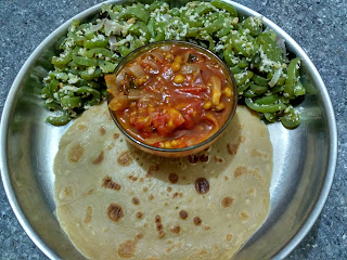 Wheat dosa, Snake gourd poriyal, Tomato curry