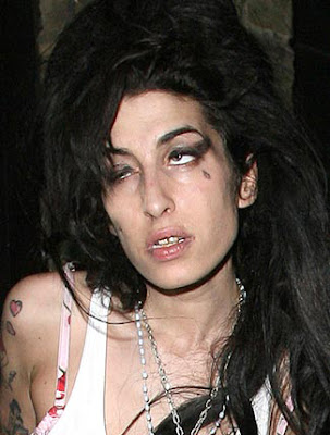 amy winehouse hairstyle. amy winehouse hairstyles.