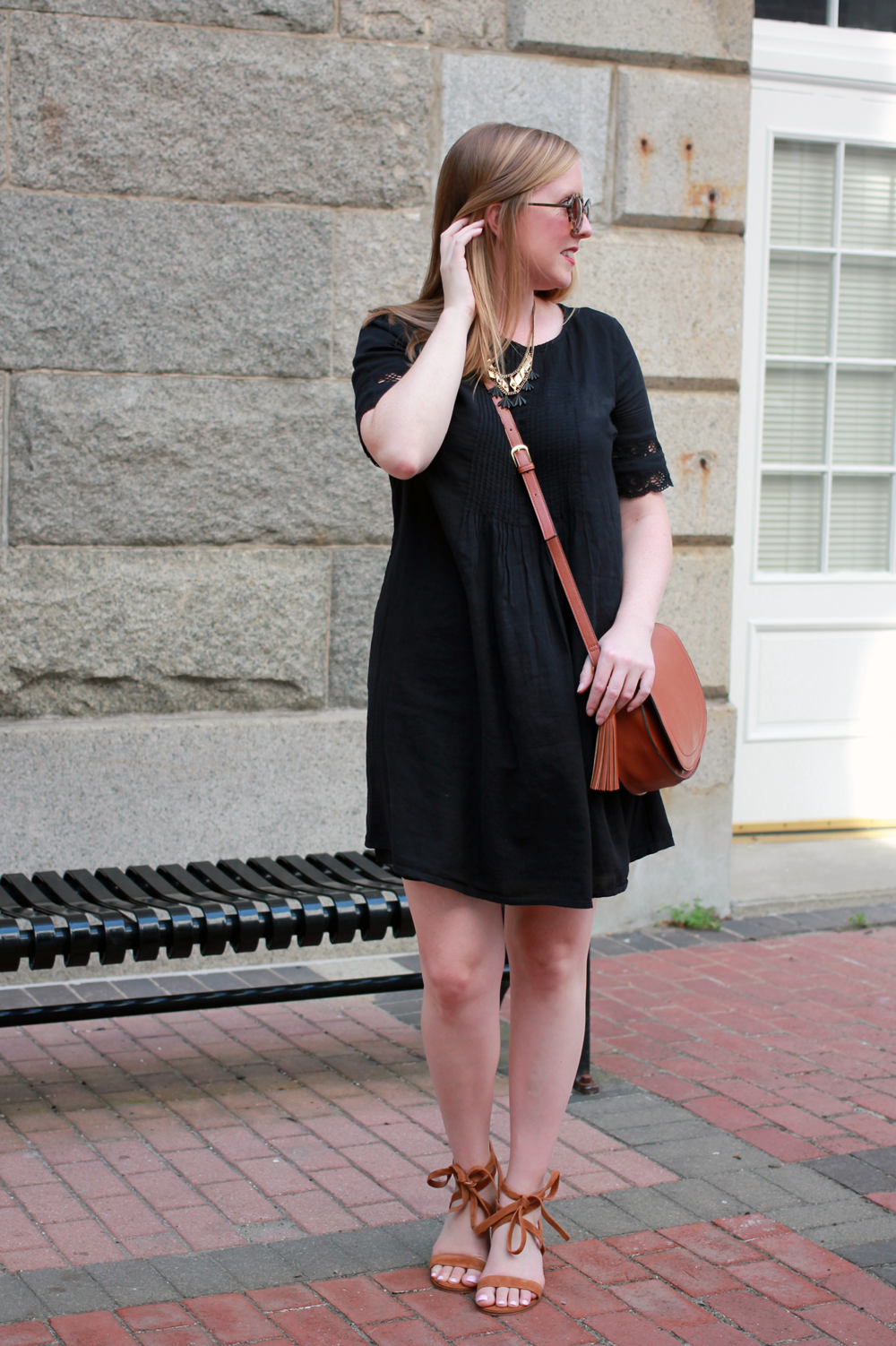 steve madden rizzaa sandals, lace up sandals, camel lace up sandals, camel loves black, boston blogger summer, old navy shift dress, old navy summer dress, old navy black dress, boston blogger influencer, boston style influencer, 