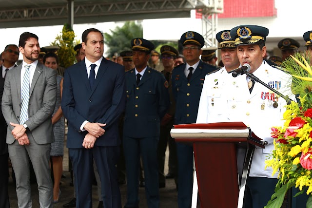 Paulo Câmara empossa novo comandante-geral do Corpo de Bombeiros