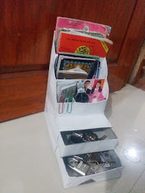 rak-cantik-storage-alat-make-up-dan-kantor-daur-ulang-kerdus