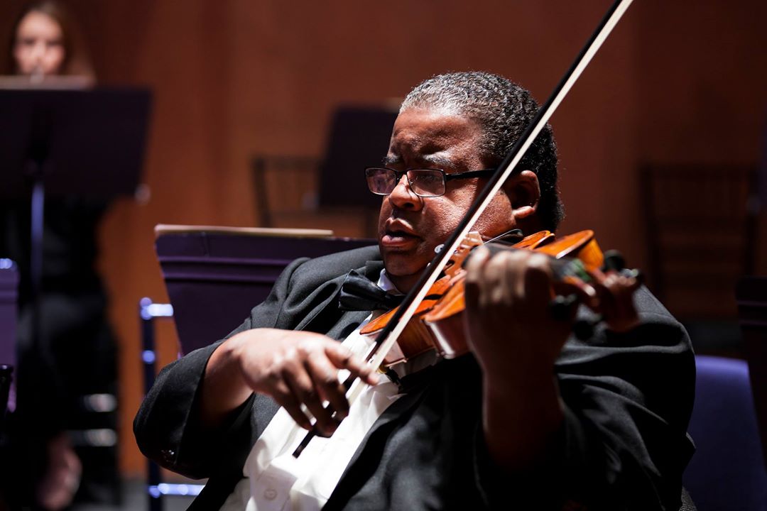 IN PERFORMANCE: violist CHAUNCEY PATTERSON, Mozart interpreter with Amernet String Quartet at Elon University on 14 March 2019 [Photograph © by Palm Beach Symphony Orchestra]