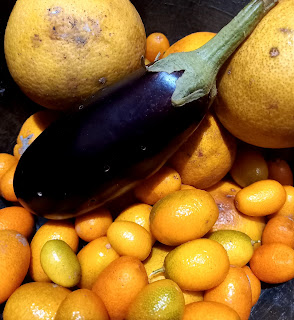 Kinkan, Orangen und eine Aubergine