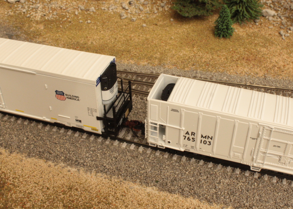 N Scale Addiction: ARMN 57' &amp; 64' Reefer Comparison, BLMA 