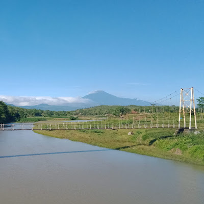 Jembatan gantung Desa Pabuaran Kecamatan Bantarbolang Kabupaten Pemalang