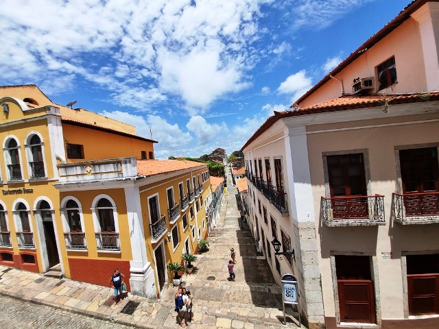 Mais um ângulo da Rua do Giz, considerada uma das mais bonitas do Brasil