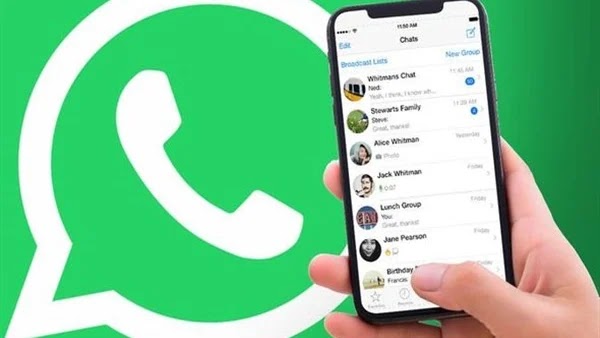 A feature on iPhones that allows you to read WhatsApp messages without the sender knowing