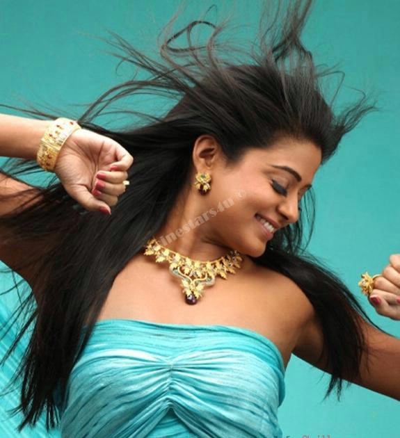 Hot Priyamani Latest Spicy Photoshoot images