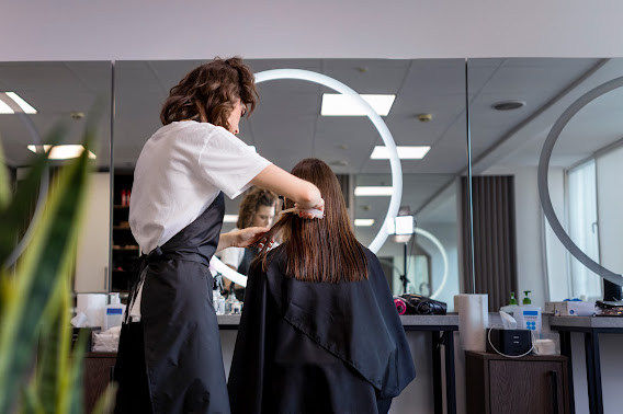 How To Select The Best Salon Space For Rent Los Angeles