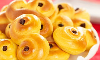 lussekatter (aka St. Lucia buns)