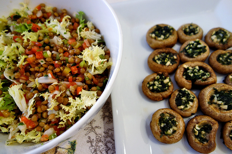 http://pimientoamarillo.blogspot.com.es/2016/10/ensalada-de-lentejas-con-champinones-la.html