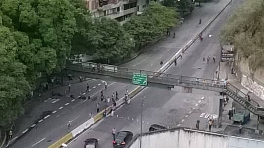 Protestas en las calles a la altura del C.C. Concresa por falta de agua