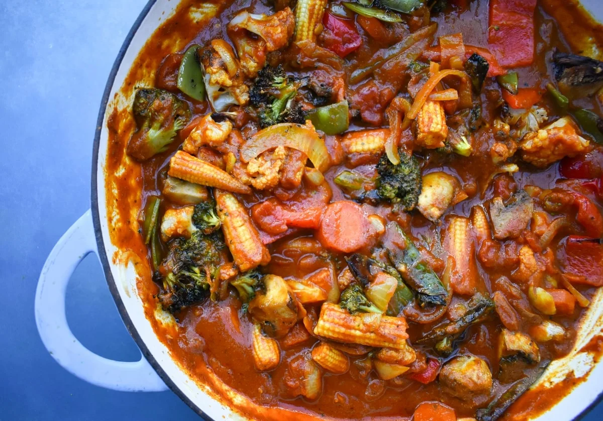 Close up of vegan balti curry in a pan.