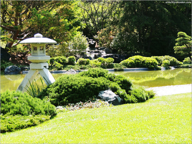 Jardín Japonés del Jardín Botánico de Montreal: Linterna de Nieve 